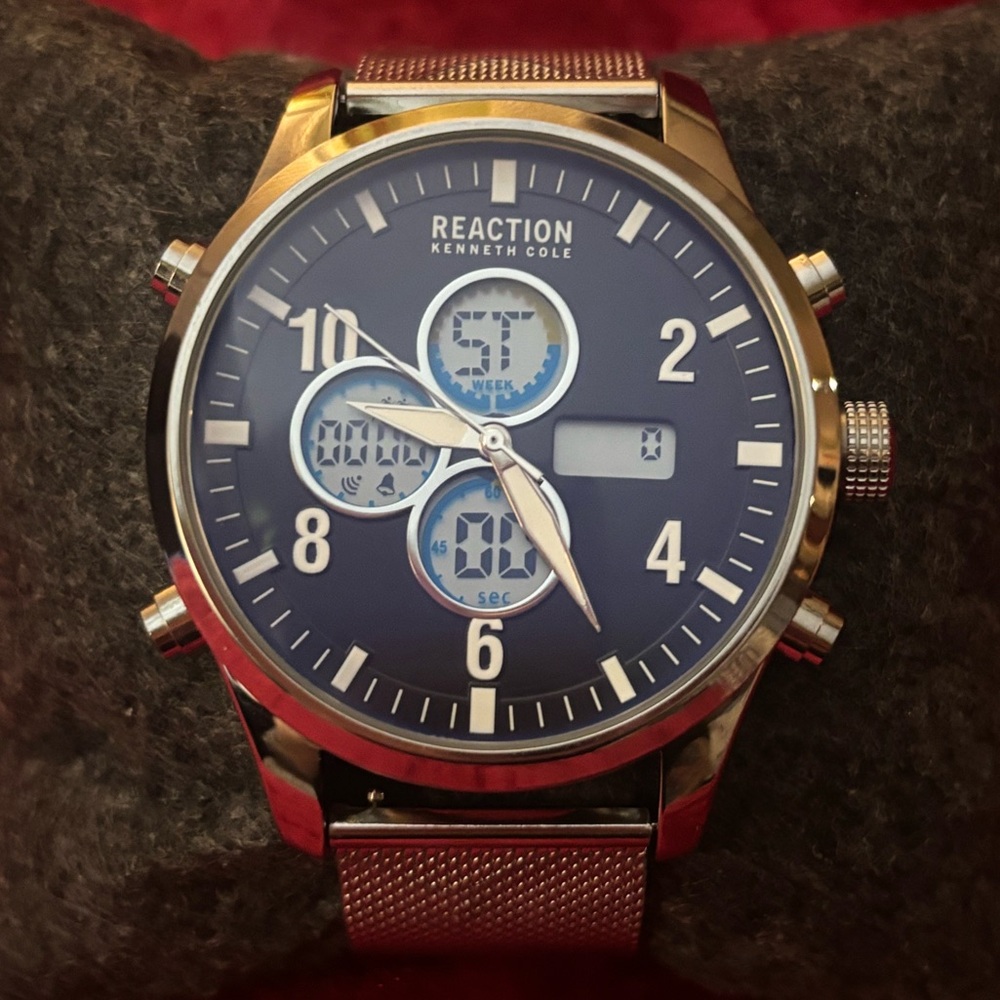 #J210 NWT Kenneth Cole Reaction Navy and Silver Men's Watch